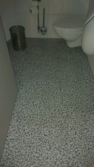 Designboden in Kunden WC