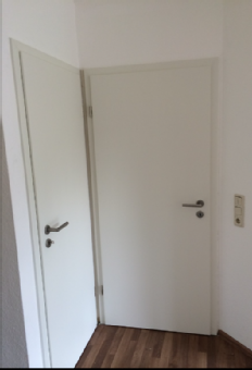 Weißlack-Zimmertüren mit Röhrenspanmittellage