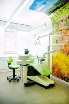 Zahnarztparxis Jochen Holz - Behandlungsraum 2