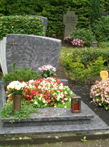 Klaus Leyendecker, Friedhofsgärtnerei