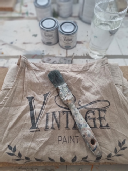 ZIERRAT – Kreidefarbe, Workshops & Mehrse